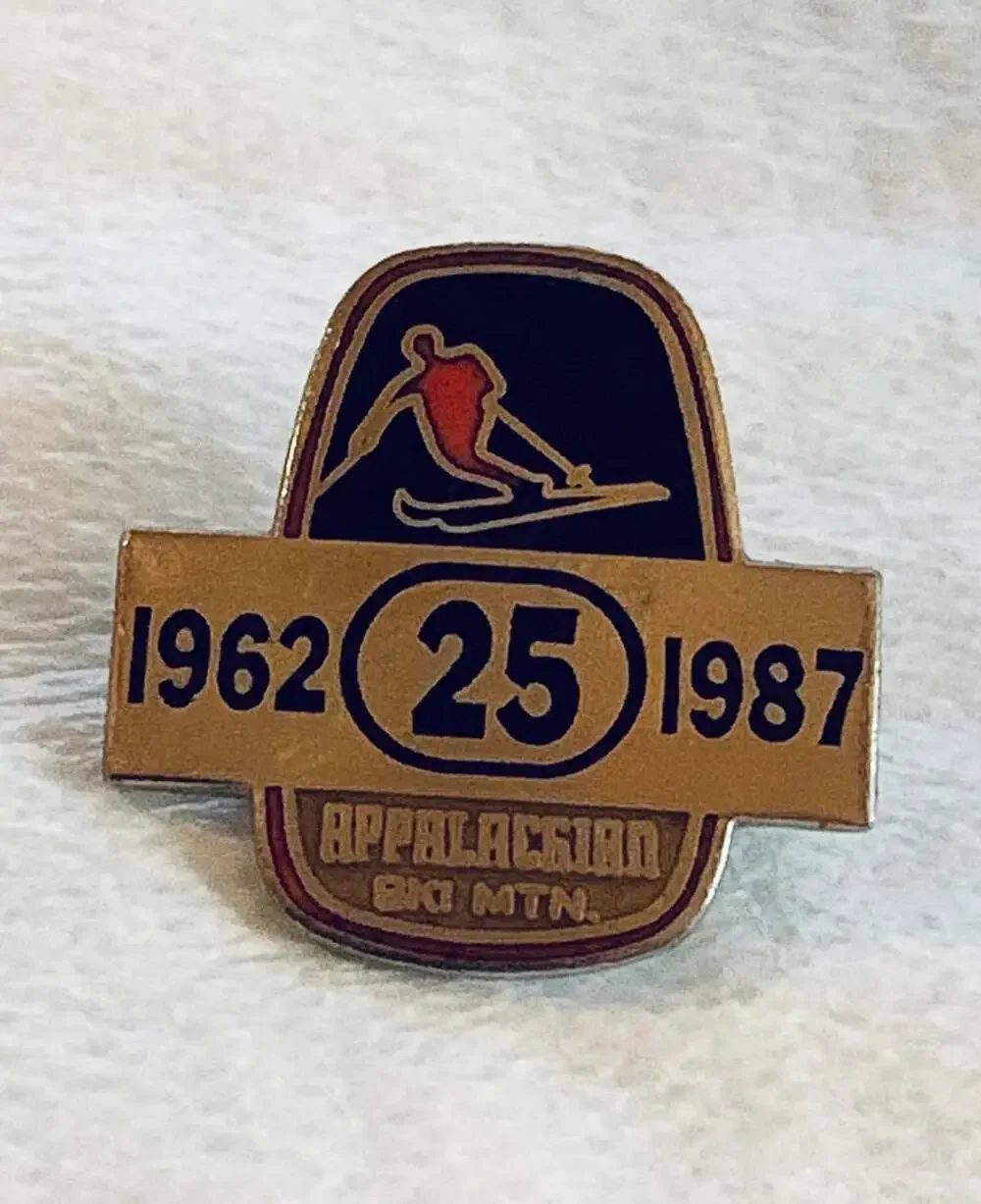 Appalachian 25 Anniversary Ski club 62-87 pin